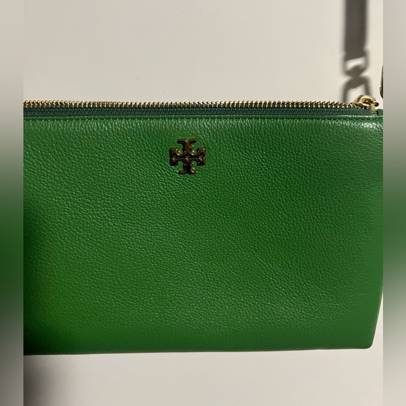 Tory Burch Handbags - Tory Burch Kira crossbody bag